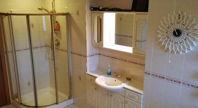 One Strathview B&B Форфар Екстериор снимка